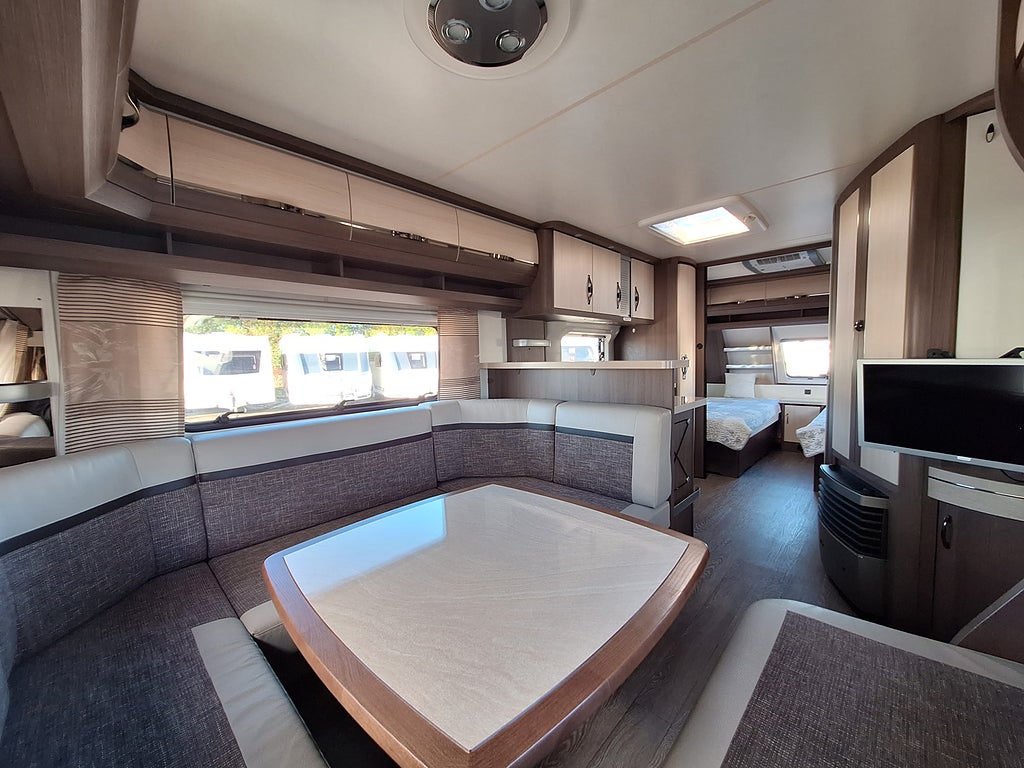 Hobby Prestige 620 CL Långbädd, AC -2020, Tält -2024