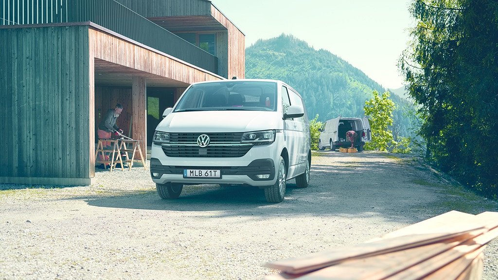 Volkswagen Transporter lång hjulbas T6.1 4M DSG Lagerbil!