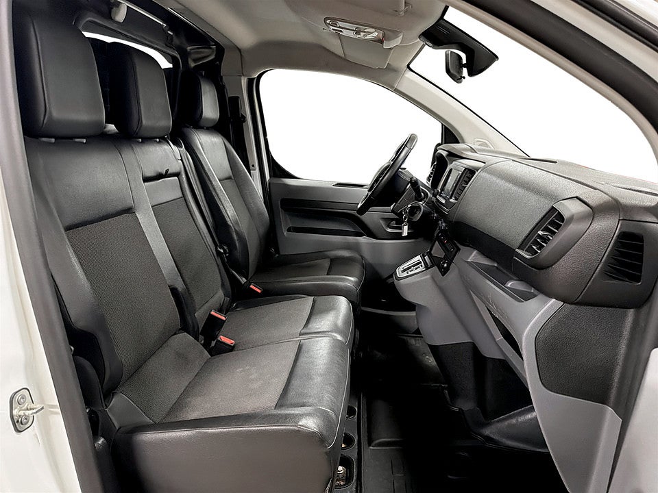 Bild på Peugeot e-Expert PRO 75 kWh 136hk Aut L3 BACKSENSORER