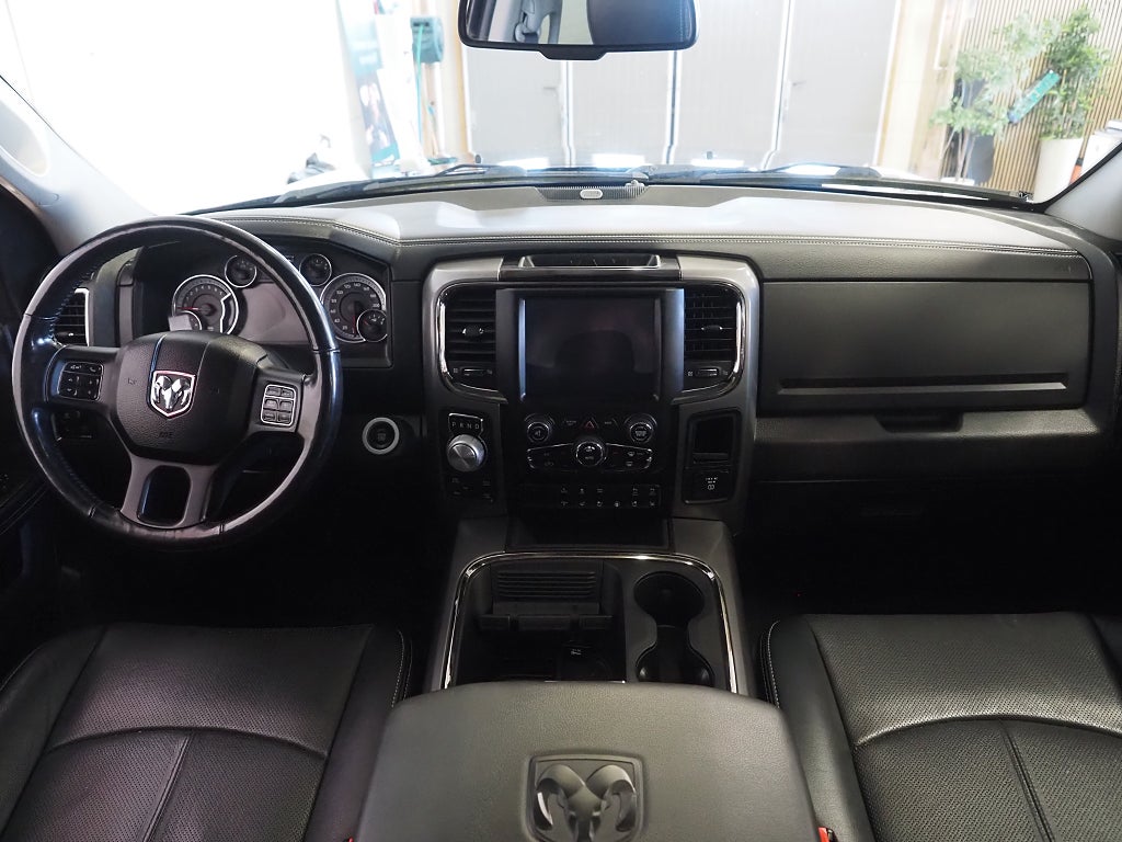 RAM 1500 Sport 5.7 V8 395hk HEMI 4x4 TorqueFlite |Taklucka|Drag| 2018