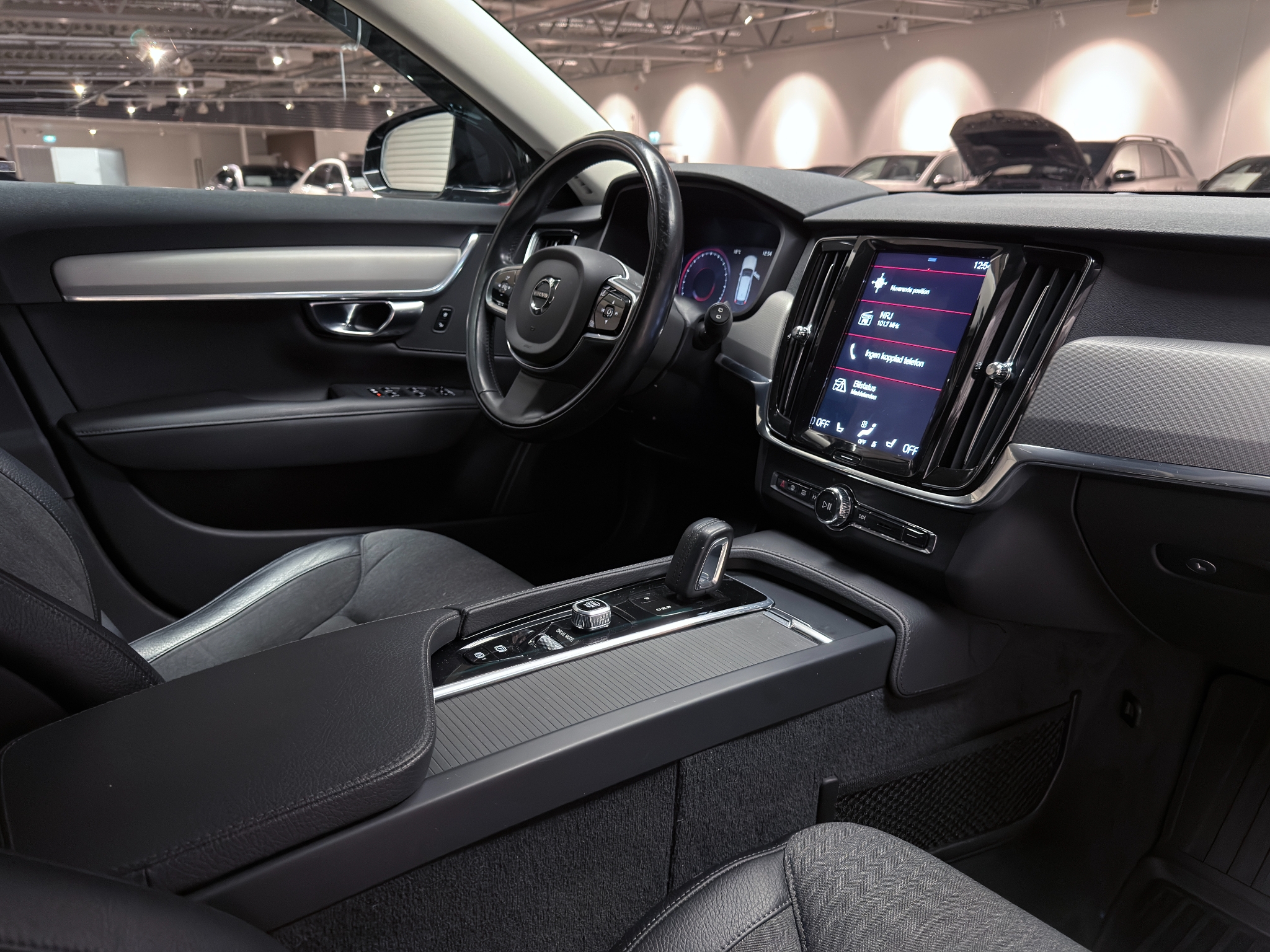 Volvo V90 B4 197hk Momentum | Dragkrok | Värmare | Facelift 2021 - miniatyr 34