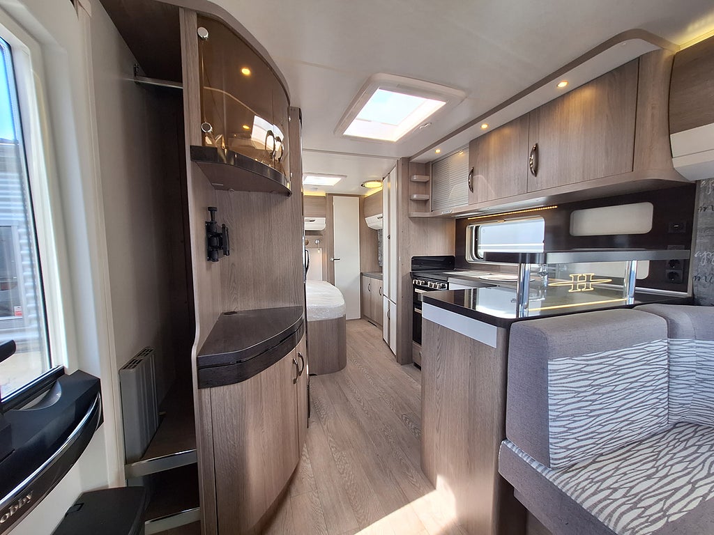 Hobby Prestige 660 WFC Dubbelbädd, Dusch, Kampanjprodukt!