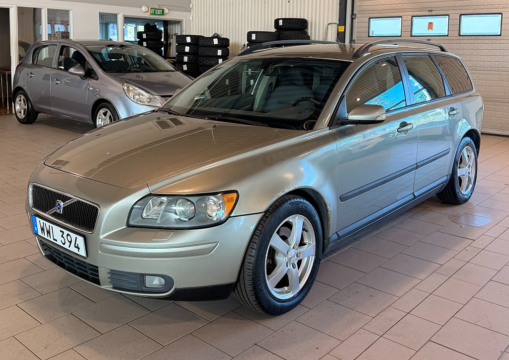 Volvo V50 2.4 Geartronic Kinetic Euro 4/NY SERVAD/BESIKTAD/SoV
