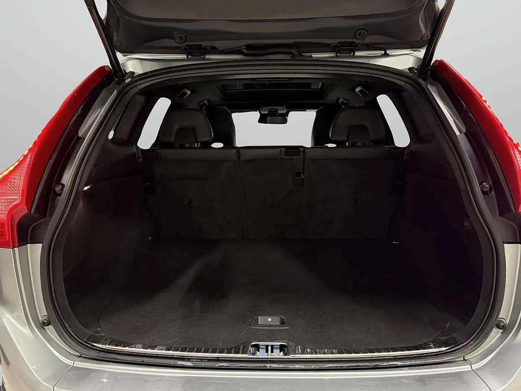 Volvo XC60 D4 Polestar Optimisation AWD Geartronic R-Design 220hk - miniatyr 16