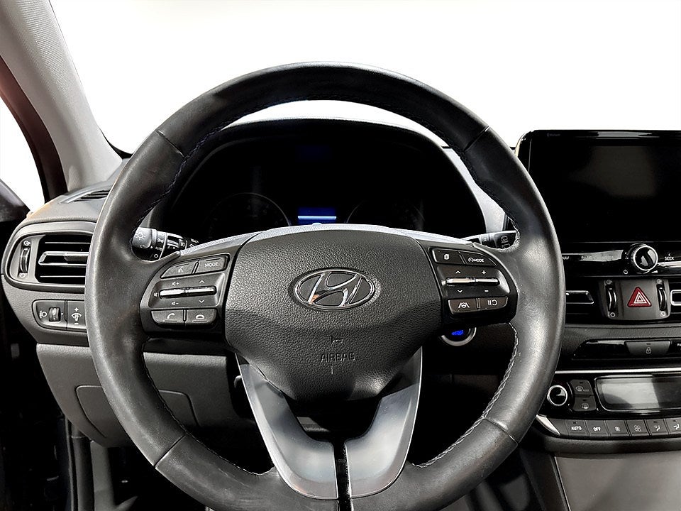 Bild på Hyundai i30 Kombi Essential 1.0 T-GDI 120hk Aut - B-KAMERA, EN ÄGARE