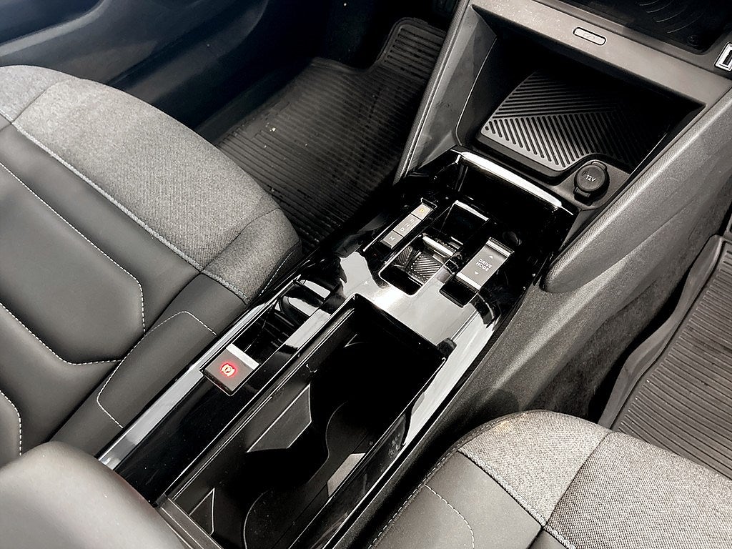 Bild på Citroën C4 X Shine 1.2 PT 130hk Aut - 360-KAMERA, CARPLAY