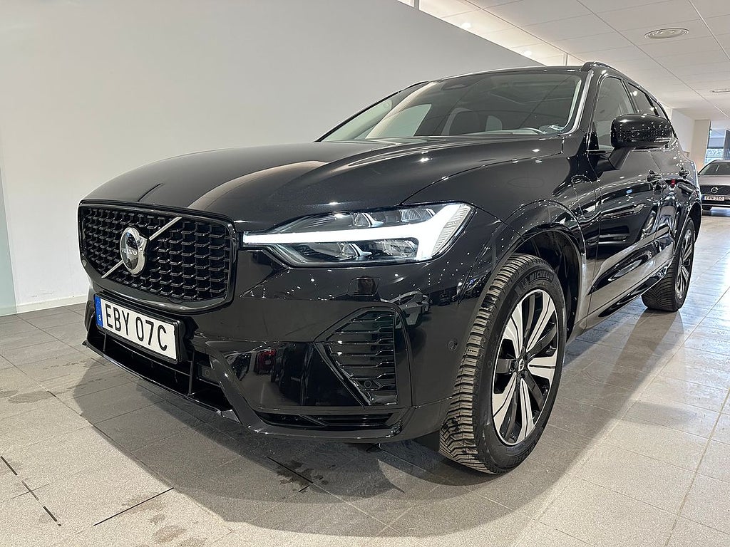 Volvo XC60 Recharge T8 Plus Dark, Panoramatak, 360 kamera, Baksätesvär...