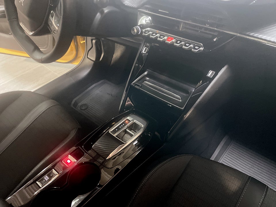 Bild på Peugeot E-208 Allure 50kWh 136hk Aut B-KAMERA CARPLAY