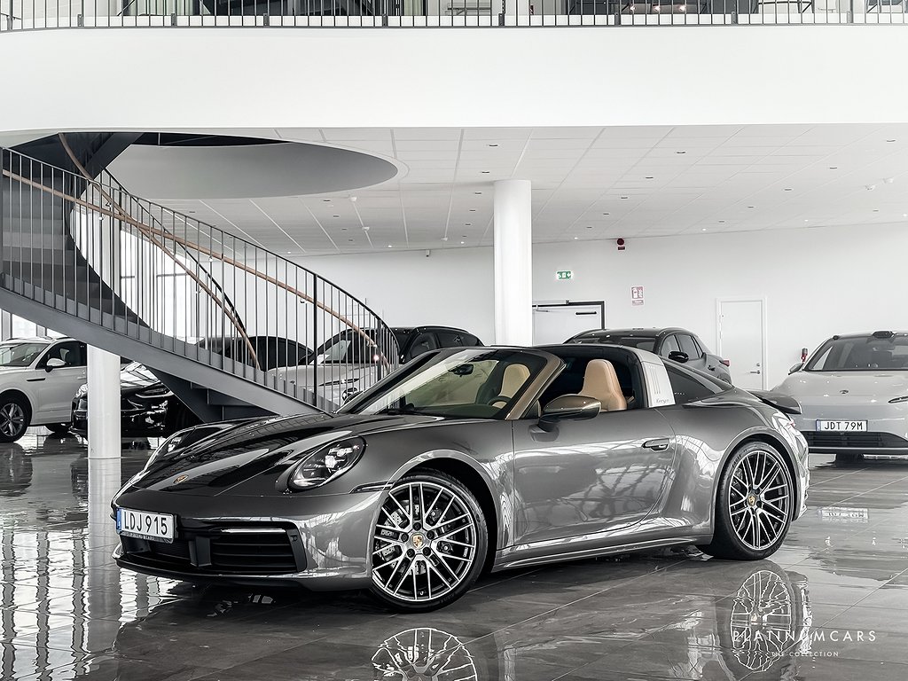 Porsche 992 Targa 4 PDK 385hk 2023 / Sv.såld / 200mil