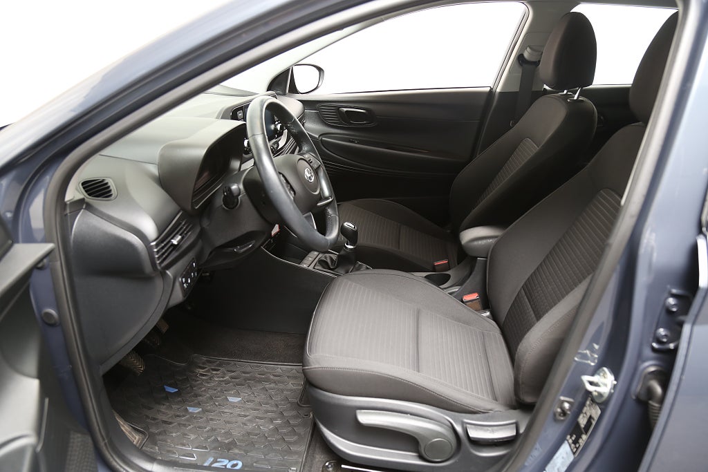 Hyundai i20 1,2 MPi 84hk Essential 5D CarPlay Backkamera 1ägare 2021