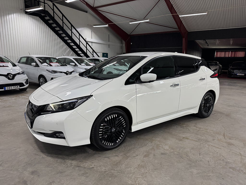 Nissan Leaf 40kWh N-Connecta/360/Keyless/PDC f&b/Navi/C.play/DAB/1B