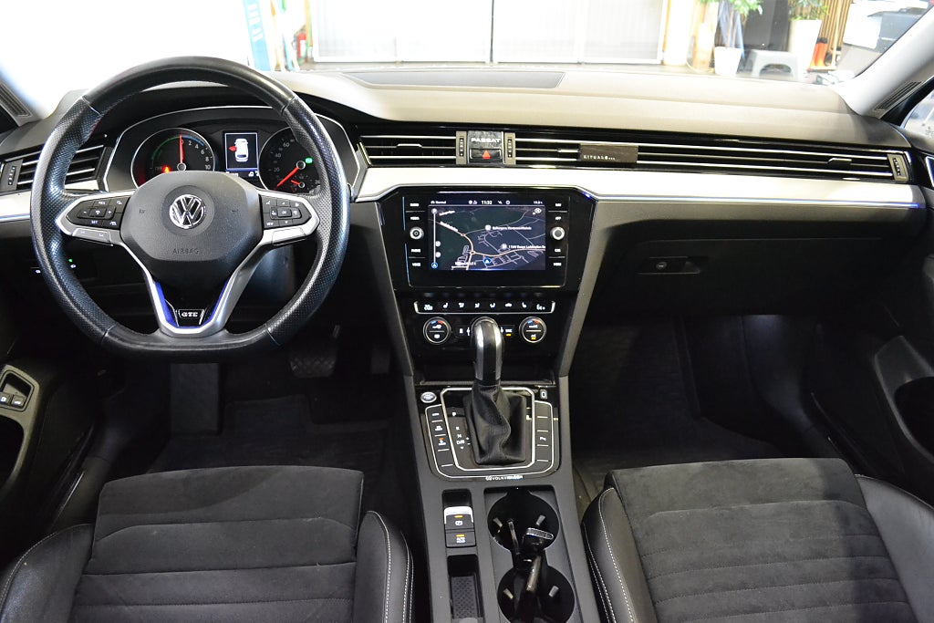 Volkswagen Passat Sportscombi GTE Plug-in Kamera Drag Värmare Navi IQ 2020