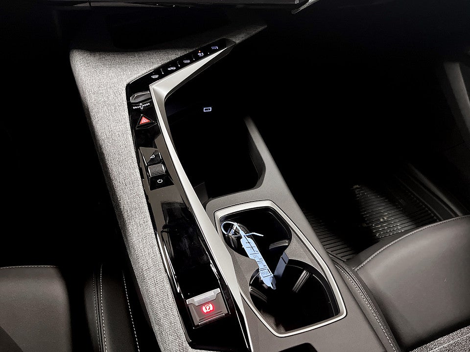 Bild på Peugeot 5008 Allure Hybrid - KAMPANJ! PRIVATLEASA FRÅN 24 MÅN
