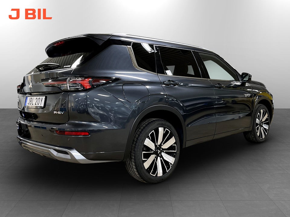 Bild på Mitsubishi Outlander Instyle+ PHEV 306hk Aut 4WD PANO B-KAMERA ELSTOL
