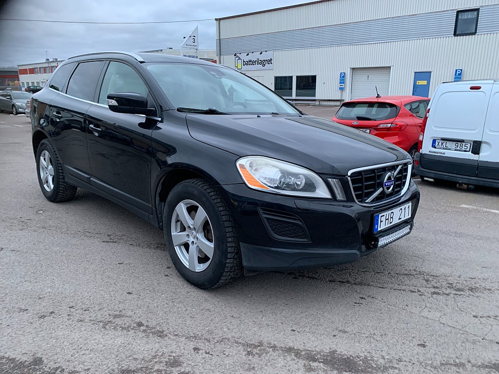 Volvo XC60 D3 AWD Geartronic Summum Besiktad Nyservad AC Dragkrok