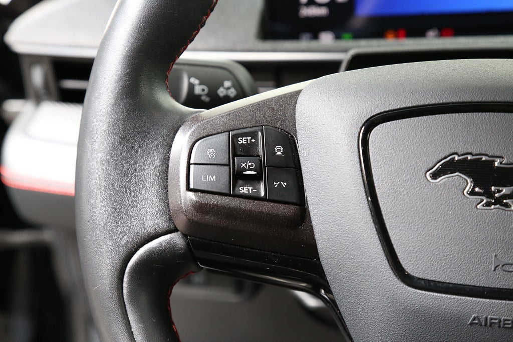 Ford Mustang Mach-E Long Range AWD 351hk Teknikpaket Drag