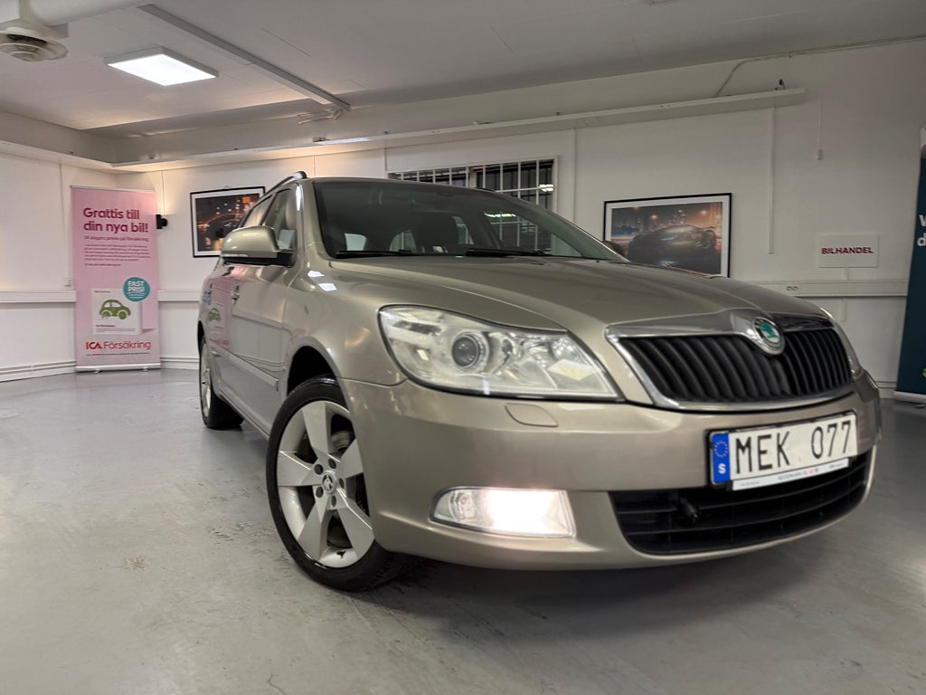 Skoda Octavia Kombi 1.4 TSI Elegance ** Automat ** Ny Bess **