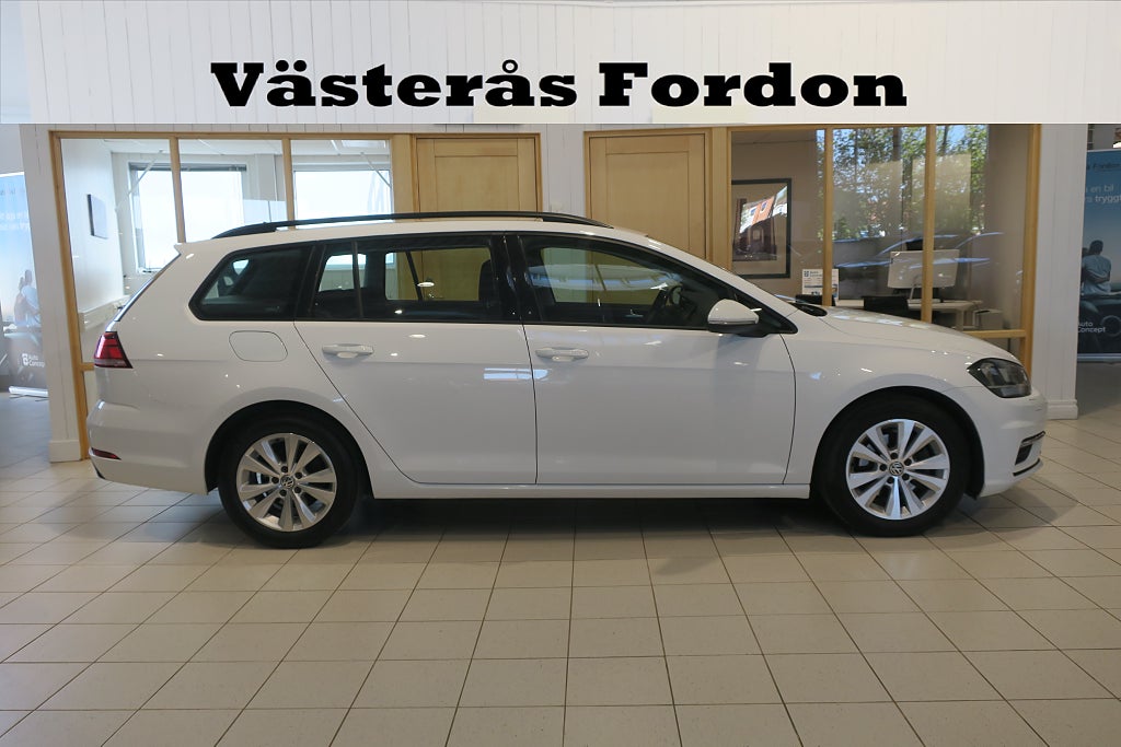 Volkswagen Golf 1.6 TDI Värmare Drag Kamera Carplay