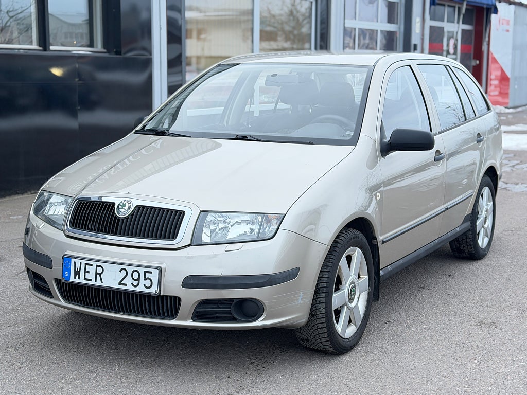 Skoda Fabia Kombi 1.4 75hk Automat | AC