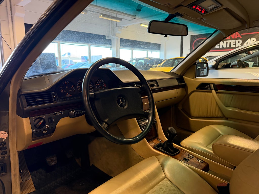 Mercedes-Benz 300 1990 - miniatyr 22