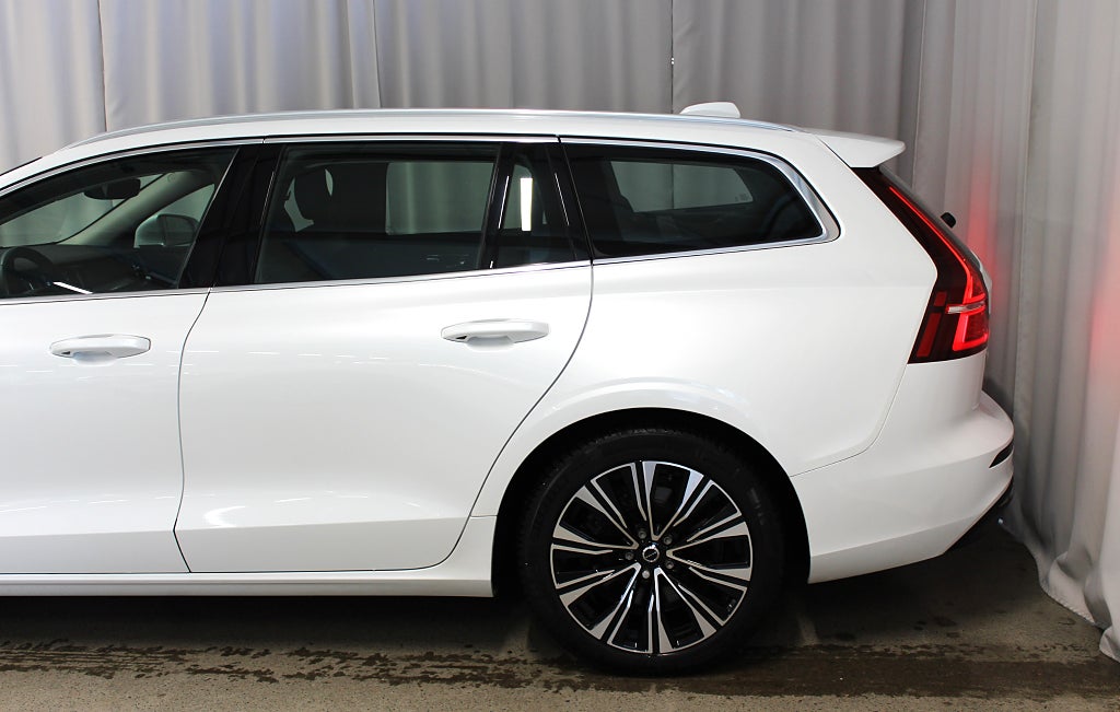Volvo V60 Recharge T6 AWD 350HK, Core, Long range, S&V-hjul 3,99%