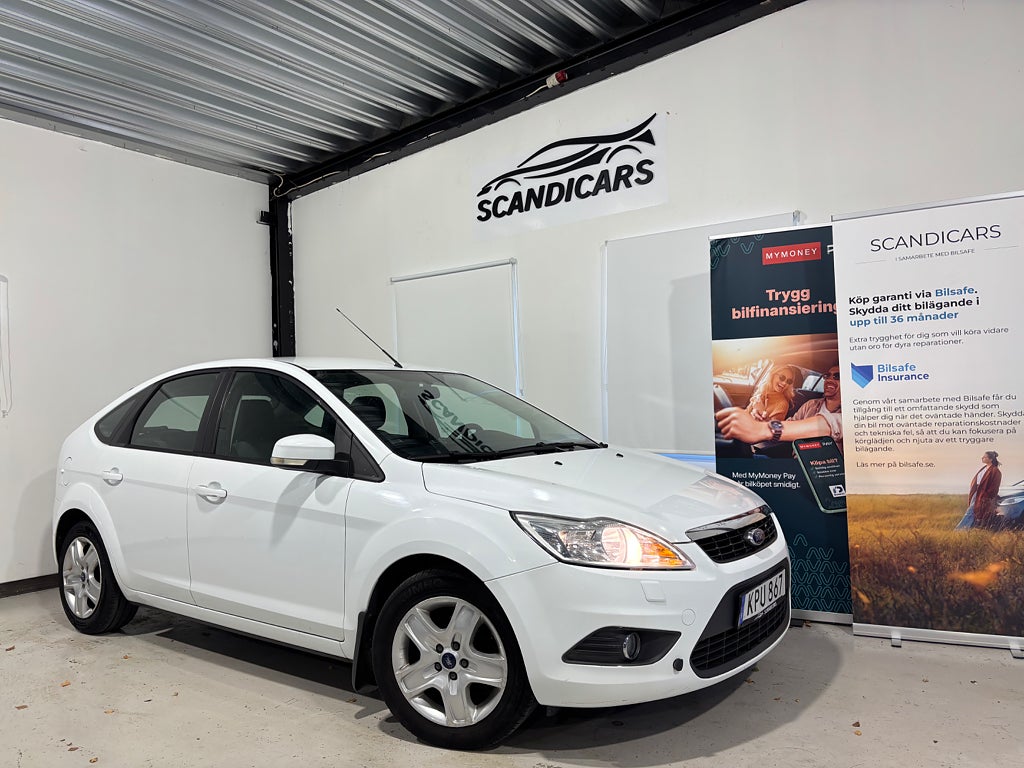 Ford Focus 5-dörrars 1.6 TDCi LÅGMIL 1 ÄGARE DRAGKROK NYSERVAD
