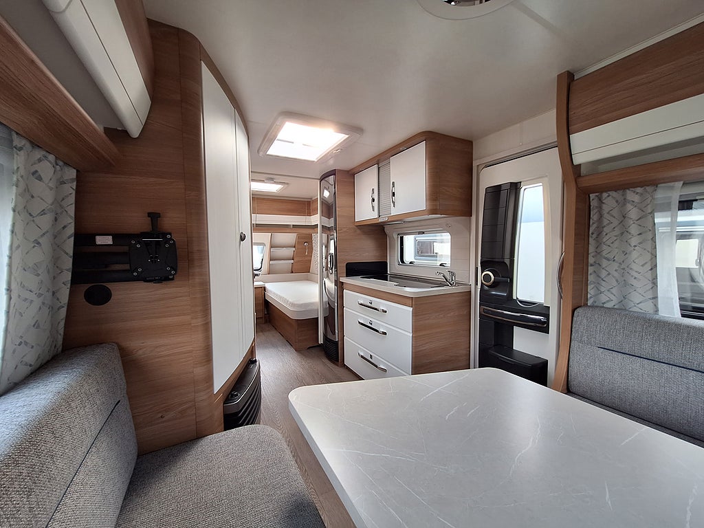 Hobby De Luxe 495 UL Långbädd, Tält
