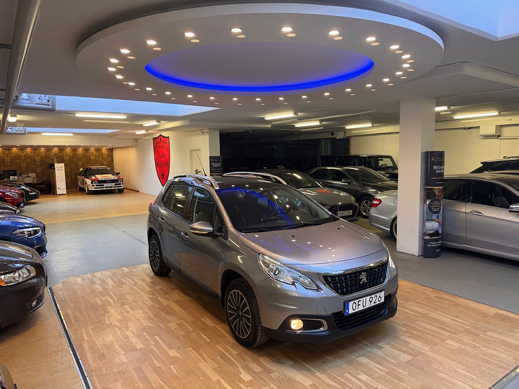 Peugeot 2008 1.2 PureTech 110 EAT nyservad, nykamrem!