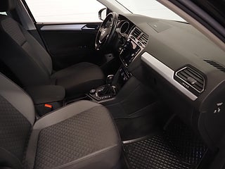 SUV Volkswagen Tiguan 12 av 22