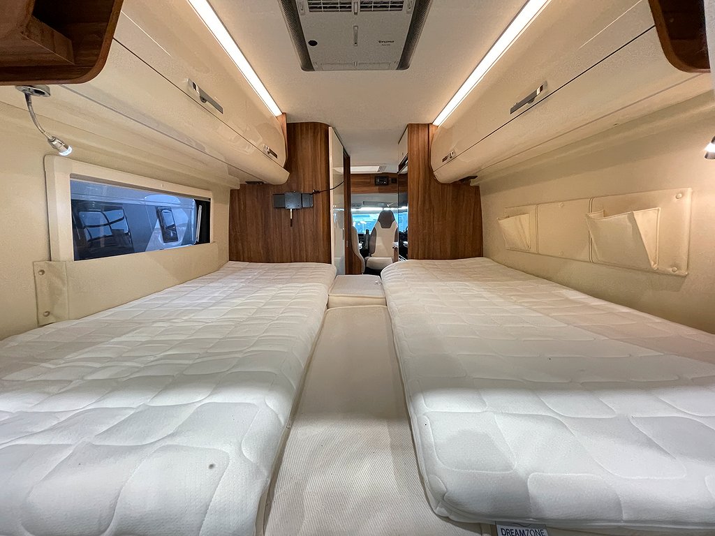 Karmann Davis 620 / AC bodel / Solcell x2/ Långbädd / 3500kg - Karmann