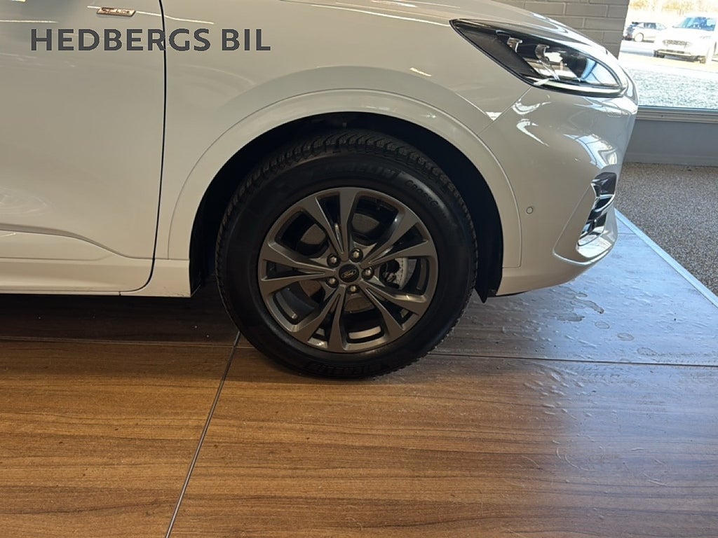 Ford Kuga ST-Line PHEV 224HK thumbnail