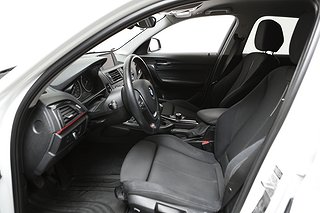 Halvkombi BMW 120 9 av 23