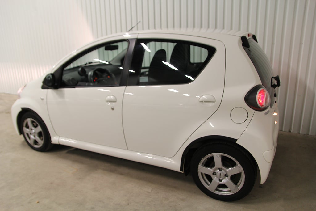Toyota Aygo 5-dörrar 1.0 VVT-i Automat, 1 ägare, bluetooth