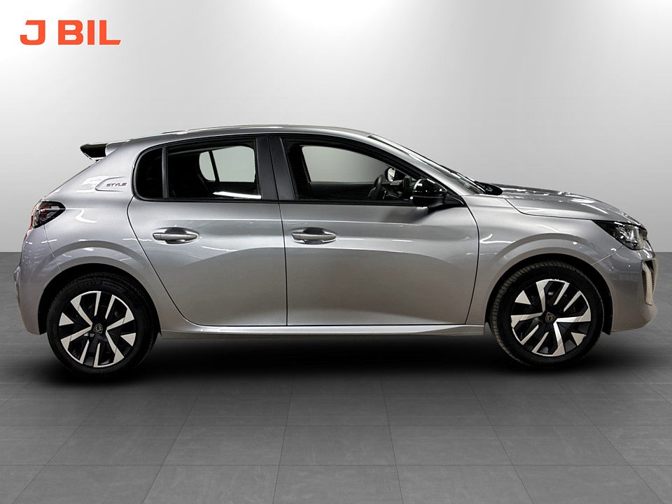 Bild på Peugeot 208 Style Hybrid 100hk Aut CARPLAY BACKSENSORER