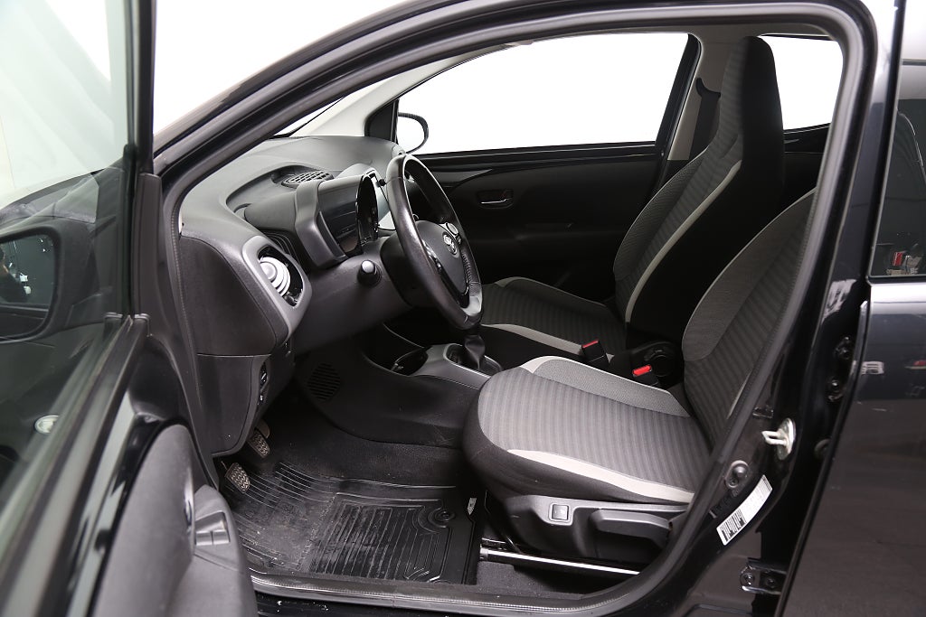 Toyota Aygo 1,0 VVT-i X-PLAY 5-dörrar CarPlay Kamera 2019