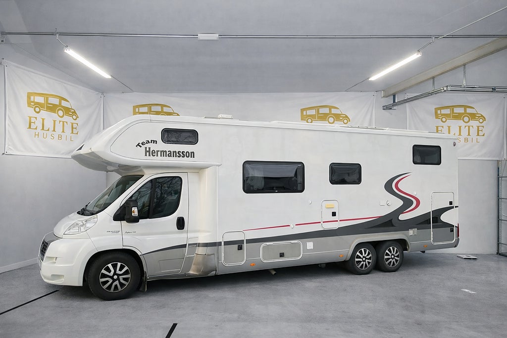 Fiat Hobby 770 AK Sphinx 5800 mil Vinterbonad Långbädd /Garage