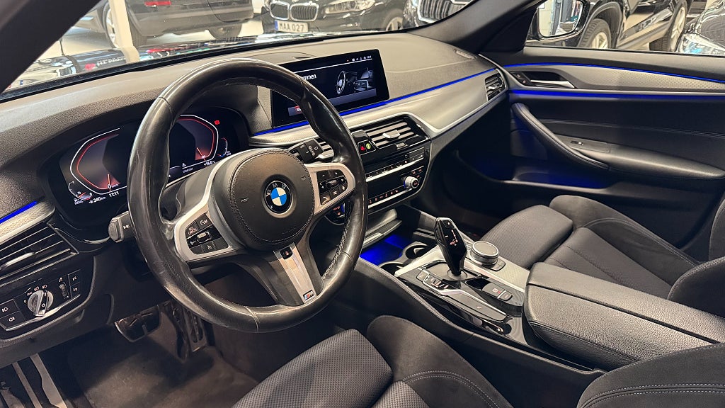 BMW 520d d xDrive Touring Aut M-Sport/Drag/D-Värmare/Backkamera