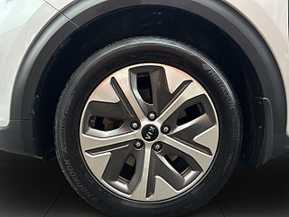 Kia Niro 64 kWh Advance Plus SoV-Däck/Elstol/JBL/Rattvärm/Navi – bild 14
