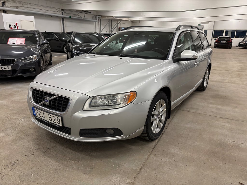 Volvo V70 D5 Momentum 185Hk manuell super bra bil