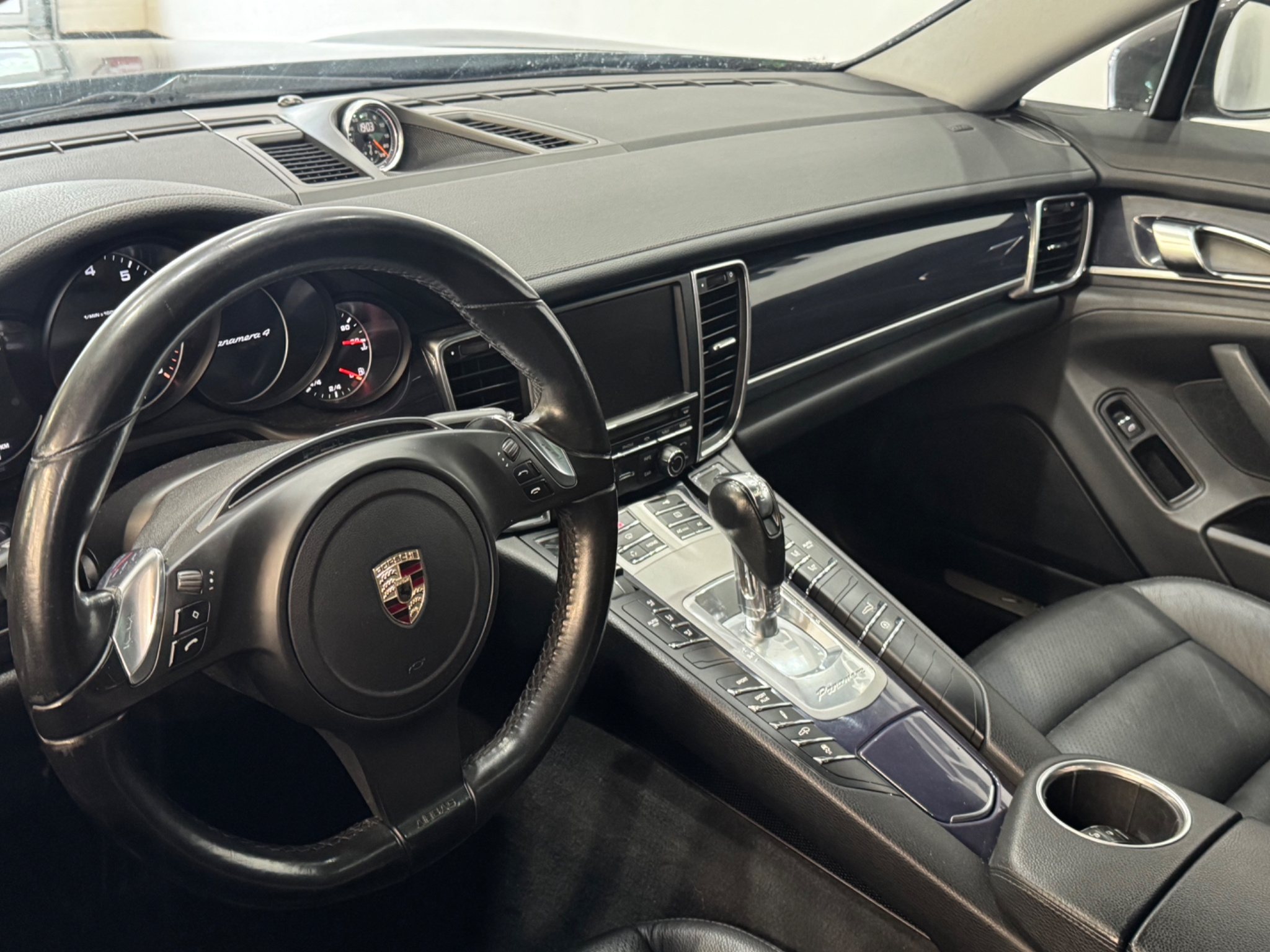 Porsche Panamera 2011, kuva 7/37