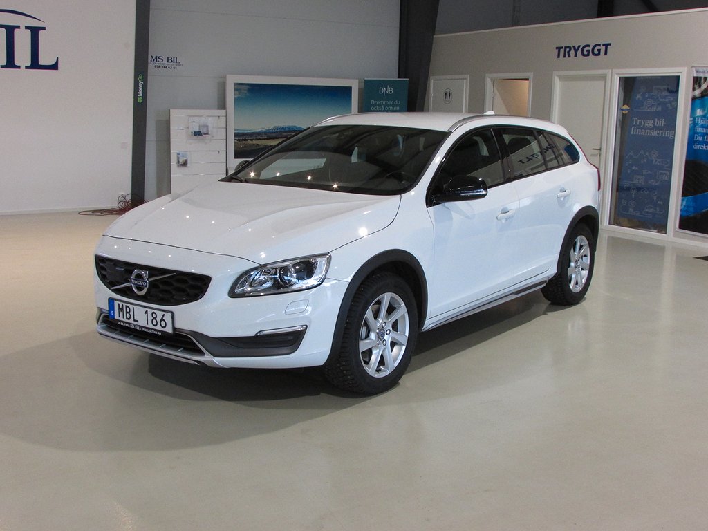 Volvo V60 Cross Country D4 Geartronic  Euro 6 EN ÄGARE DRAG NY SERVAD 