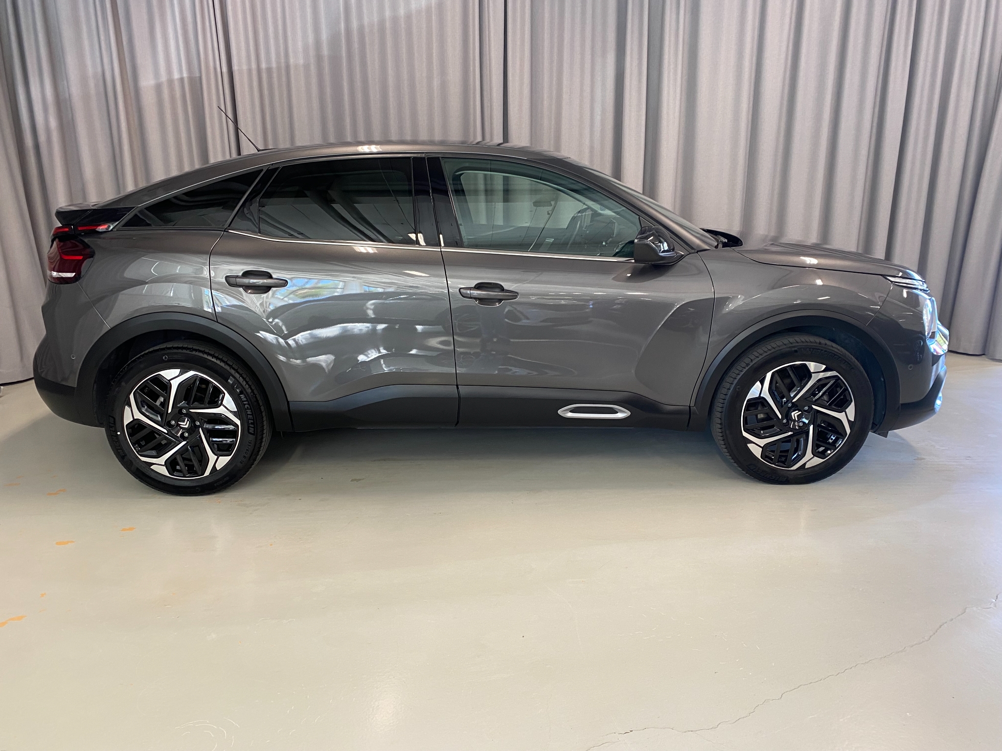 Citroen C4 Shine 130hk Automat 2023, bild 3/53