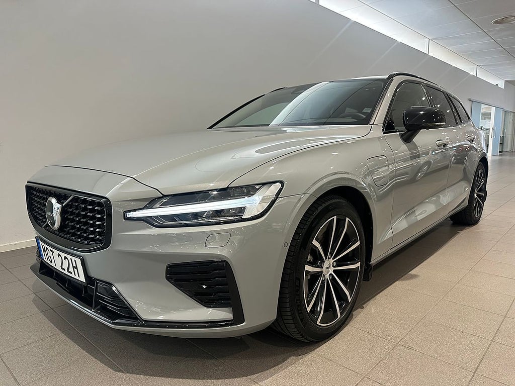 Volvo V60 T6 Plus Dark Nordic Edition / 360 Kamera / Navi...