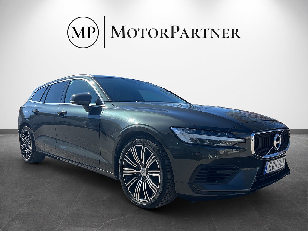 Volvo V60 Recharge T6 AWD Momentum Skinnklädsel Kamera VoC 