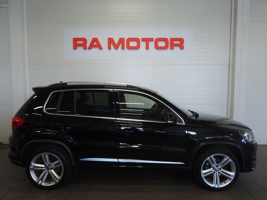 Volkswagen Tiguan 2.0 TDI 4Motion R-Line Pluspaket Pano Skinn Drag D-Värm 2015