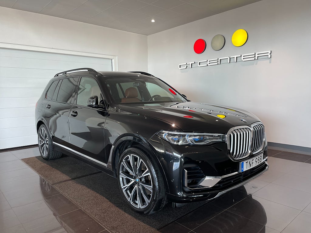 BMW X7 xDrive30d Massage Sky Lounge Head-Up B&W Värmare 7-sits