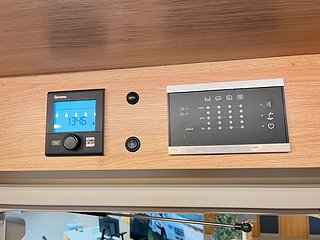 Husbil-halvintegrerad Knaus Sky TI 650 MF 24 av 28