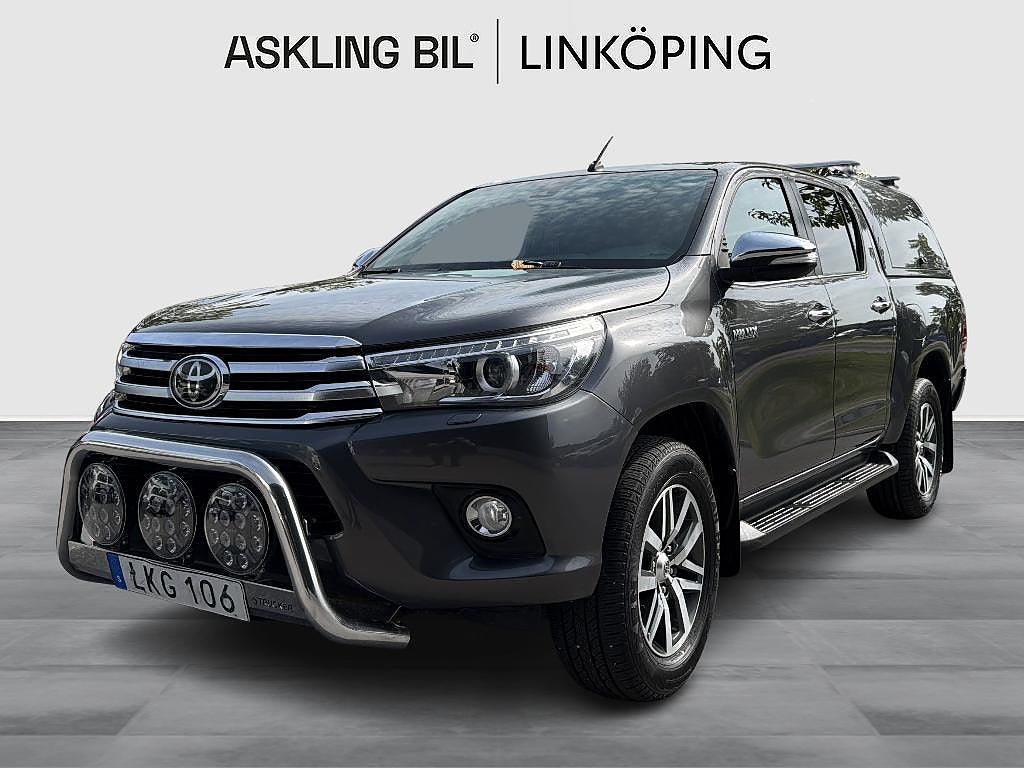 Toyota Hilux Dubbelhytt 2.4 AWD Skinn V-hjul Drag Kåpa Extraljus