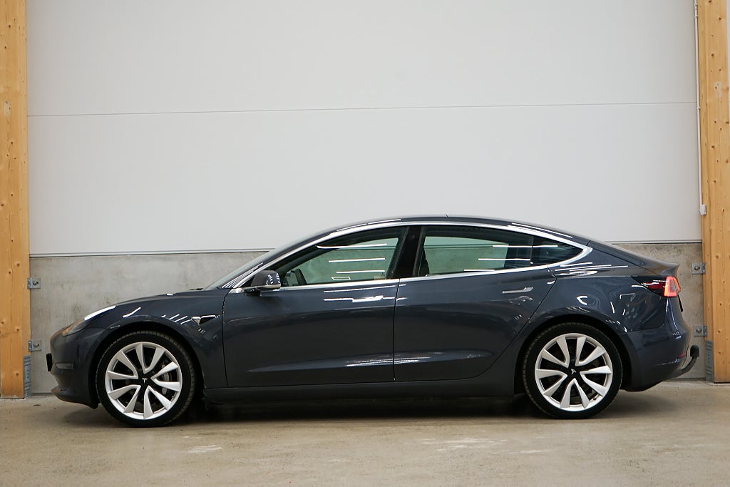 Tesla Model 3 Long Range AWD Drag Kamera Pano Premium Ljud 