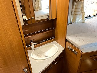 Husbil-integrerad Niesmann ARTO 79 LE 18 av 25